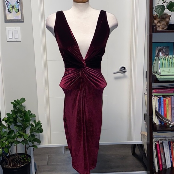 Missguided Dresses & Skirts - Low V neck Twisted front Red velvet dress